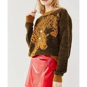 Urban Outfitters Leopard Crew Neck Sweater, size M